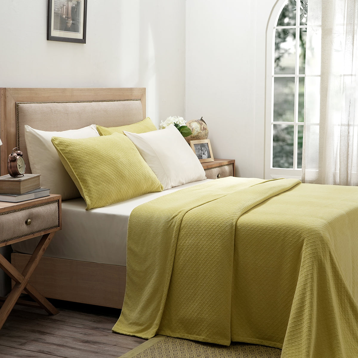 Blaize 100% Cotton Solid Weave Yellow Bed Cover