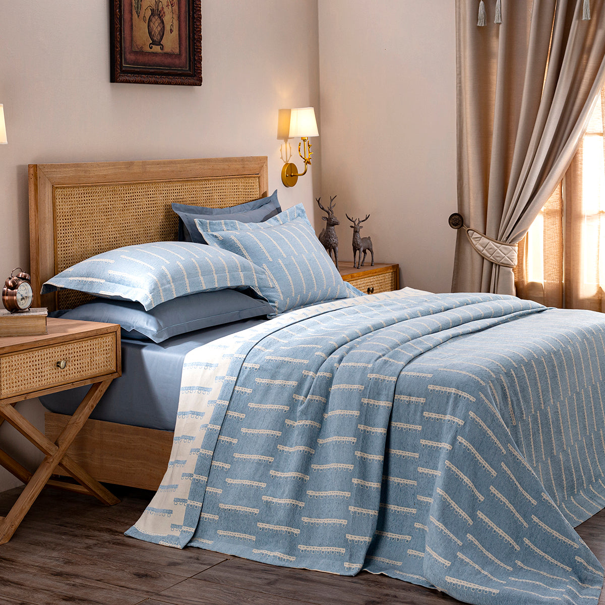 Exotic Heritage Ruler Dot Turquoise Bed Cover