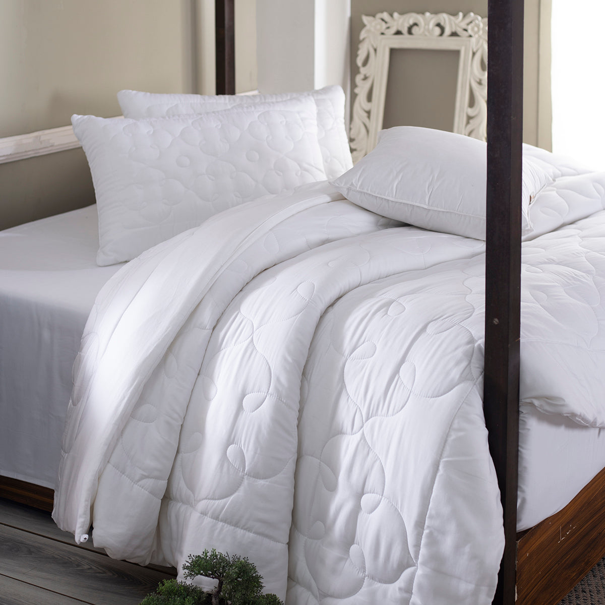 Diamonique Excel Fabric All Season Light Weight Super Soft & Plush Duvet Insert/Quilt