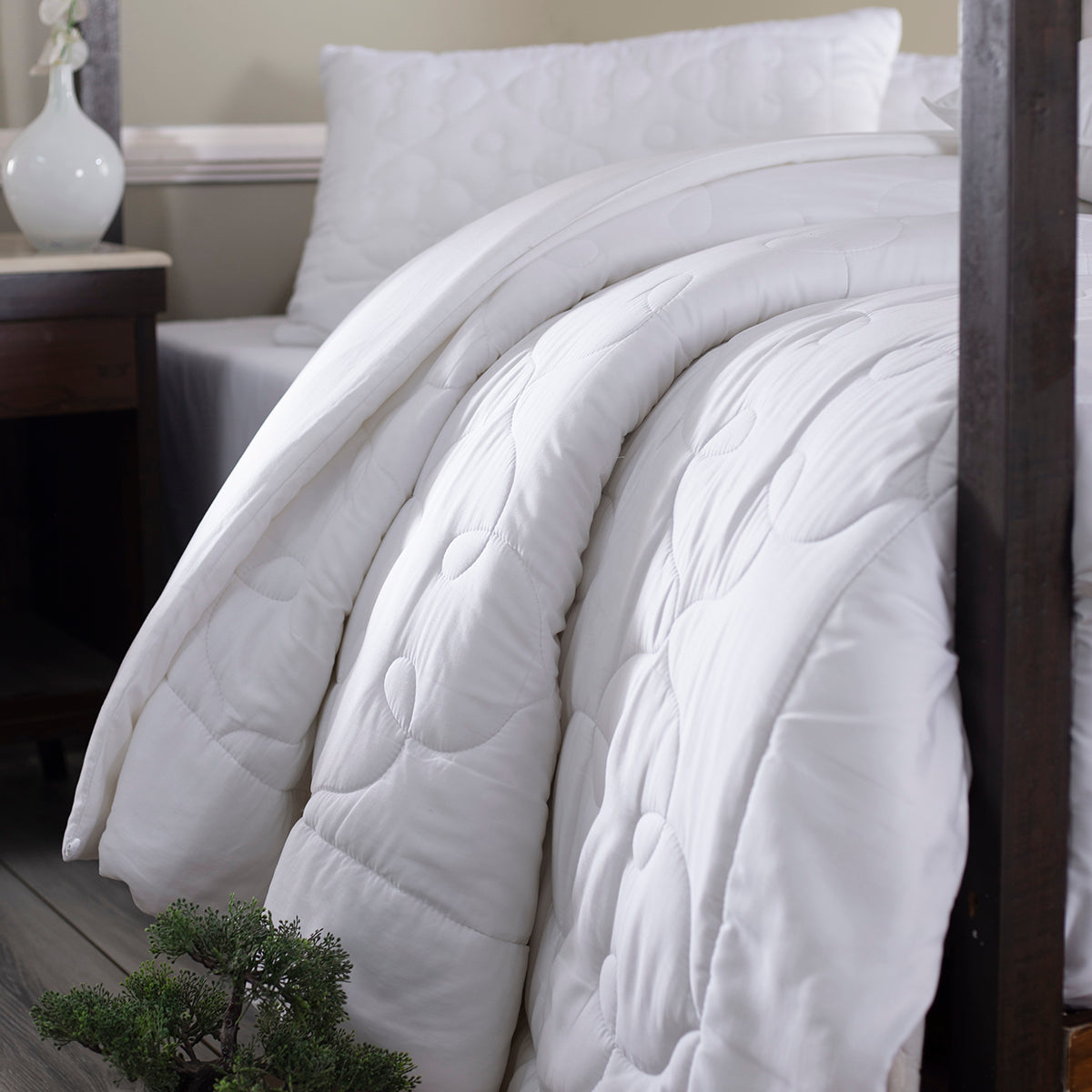 Diamonique Excel Fabric All Season Light Weight Super Soft & Plush Duvet Insert/Quilt