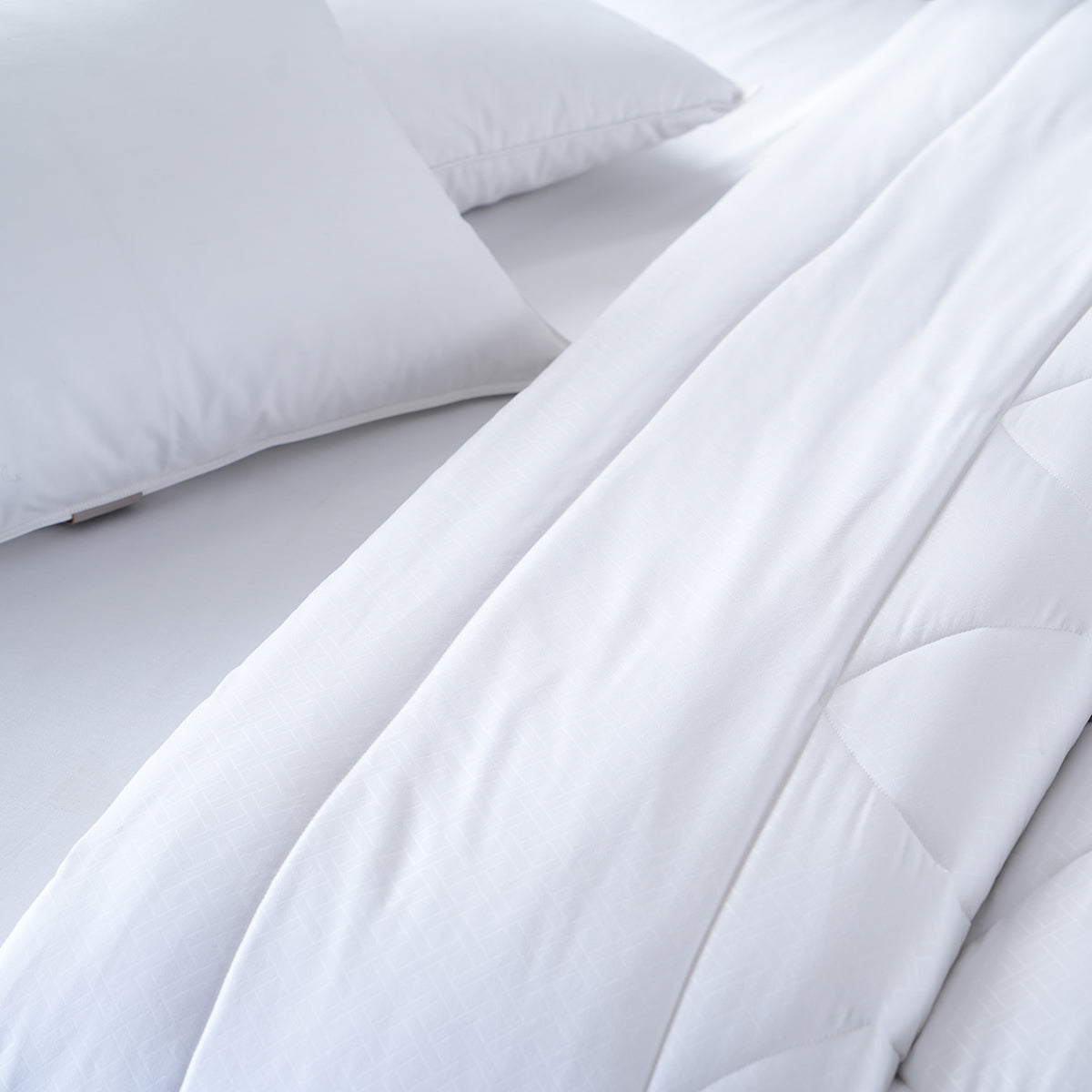 Essentials Ravel Solid 300 GSM White 1PC Duvet