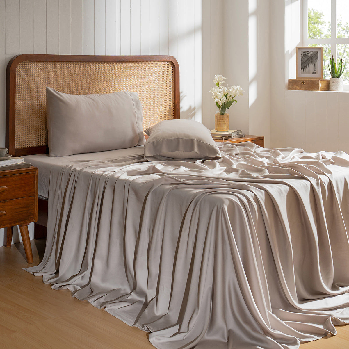 100% Tencel™ Solid Bedsheet with Pillow Case Serene Haven Noemi Blue