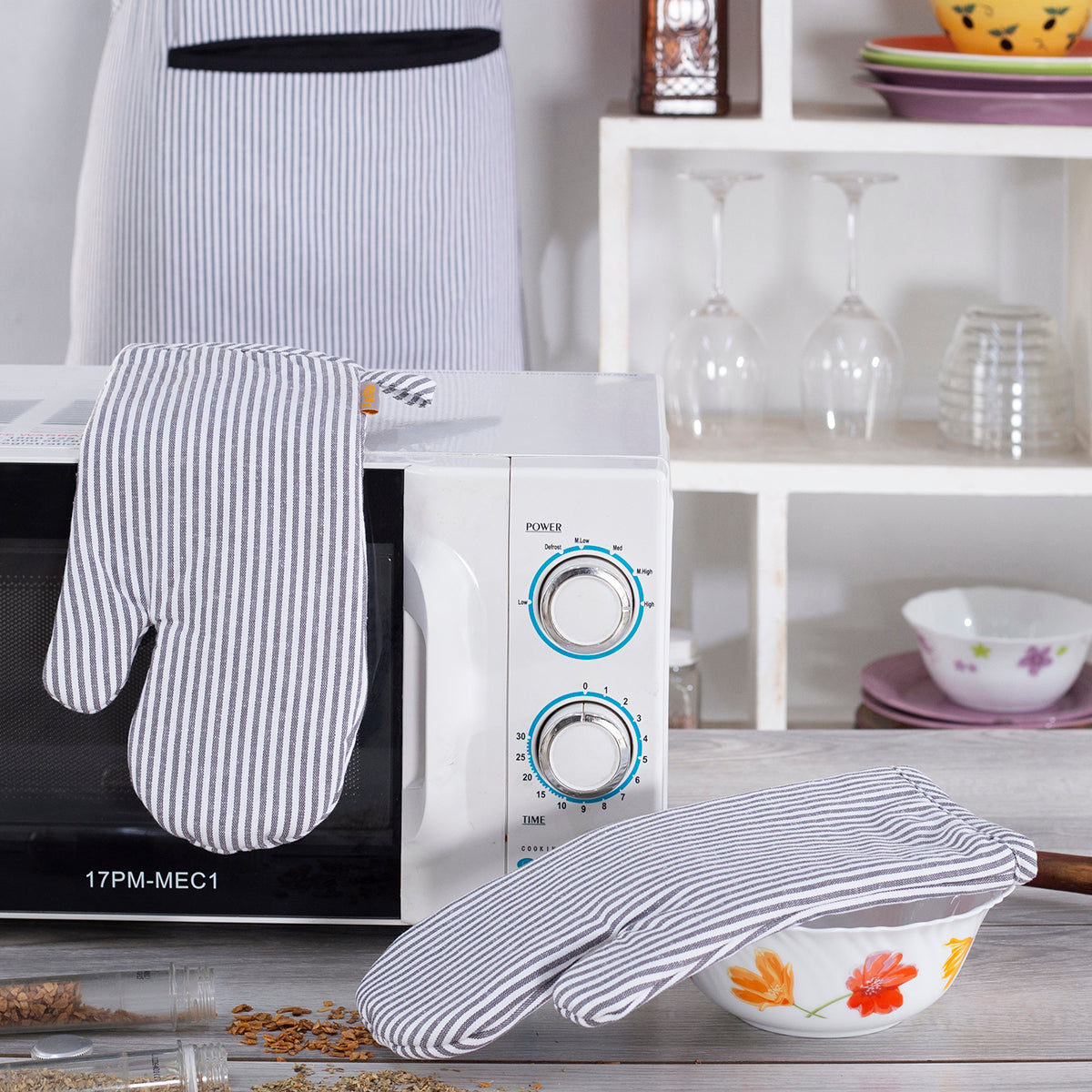 Maspar Printed Ticking Stripe 2 PC Oven Mitt Set Black