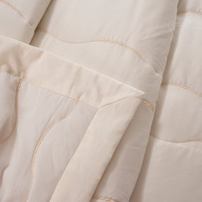 Nostalgic Attire Eiderdown 8PC Quilt/Quilted Bed Cover Set