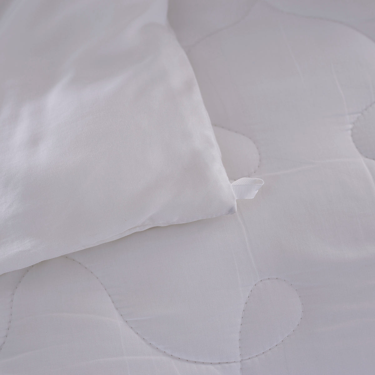 Diamonique Excel Fabric Winter Light Weight Super Soft & Plush Duvet Insert/Quilt