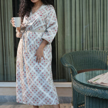 Luxe Boutique Finest Retro Printed 1Pc Ankle Length Robe/ Gown / Bath Robe In Box Packaing