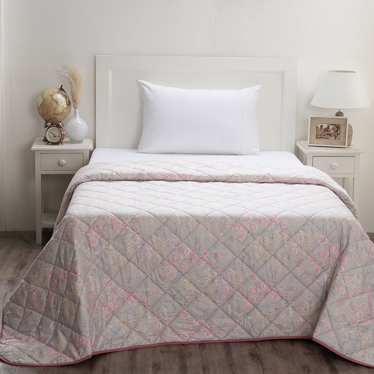Optimist Bloom Cassia 115 GSM Summer AC Quilt/Quilted Bed Cover/Comforter