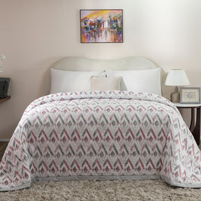 Hues PBS Refined Retro Damascus Quilt