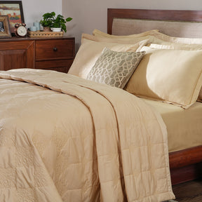 Utopian Regan 145 GSM Frill Liner Quilt/Comforter