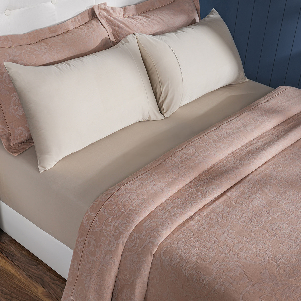 Classical Impression Curly Scroll 100% Cotton Bed Cover Rust