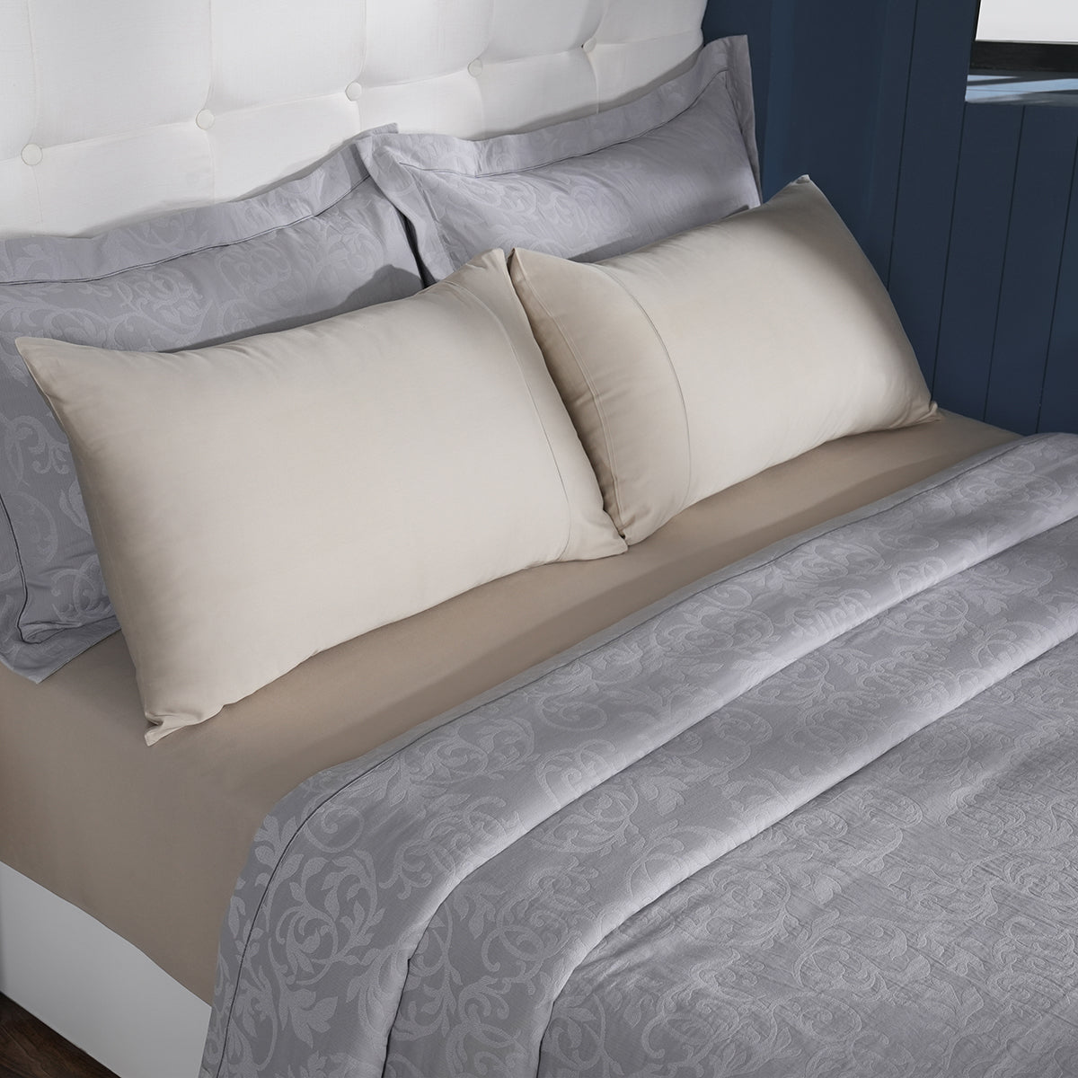 Classical Impression Curly Scroll 100% Cotton Bed Cover Grey
