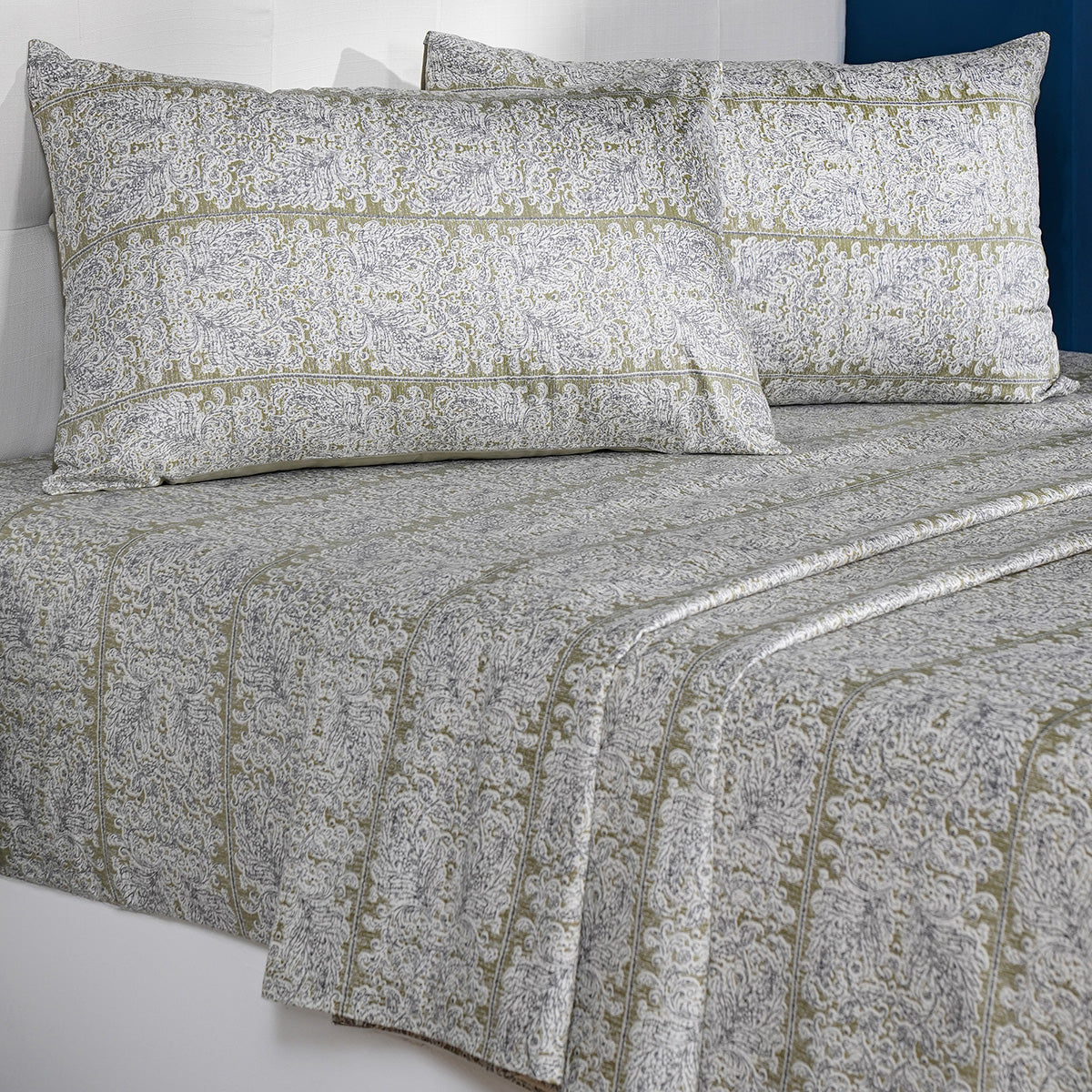 Classical Impression Folkloric 100% Cotton Bedsheet with Pillow Case Green