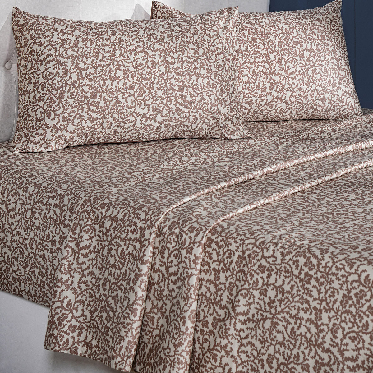 Classical Impression Ornamental 100% Cotton Bedsheet with Pillow Case Brown