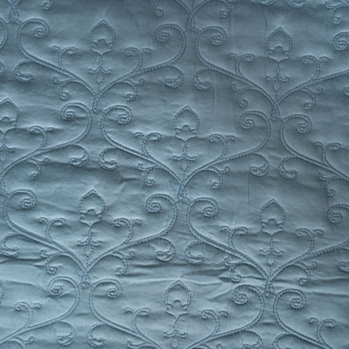 Classical Impression Swirling Quilt/Quilted Bed Cover Blue