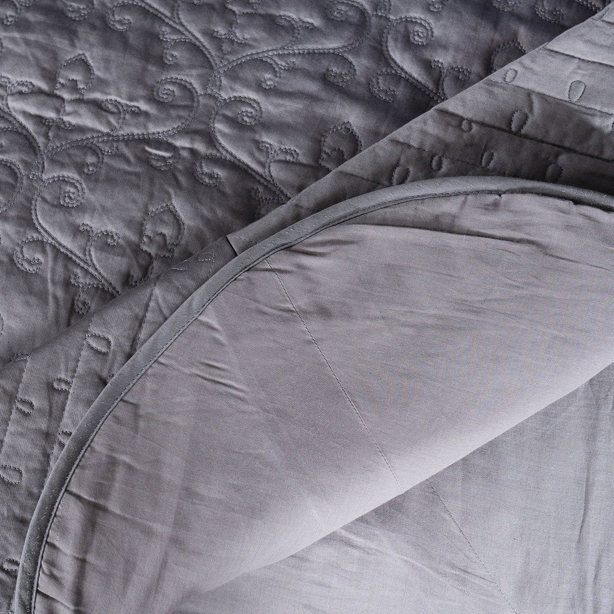 Classical Impression Swirling Quilt/Quilted Bed Cover Grey