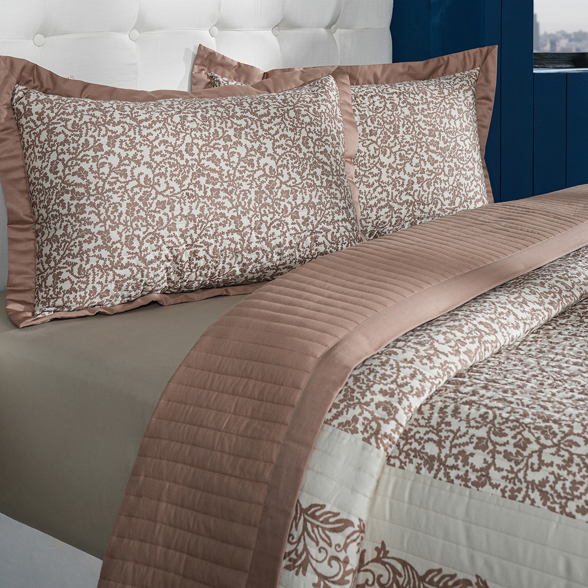 Classical Impression Ornamental Quilt/Quilted Bed Cover Brown