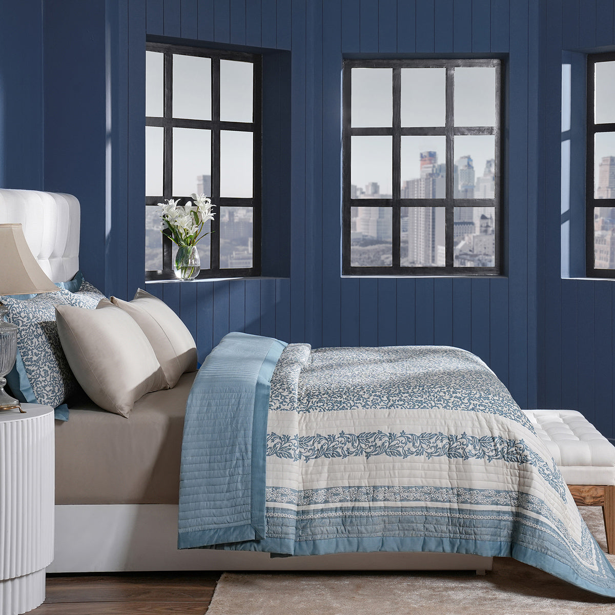 Classical Impression Ornamental Quilt/Quilted Bed Cover Blue