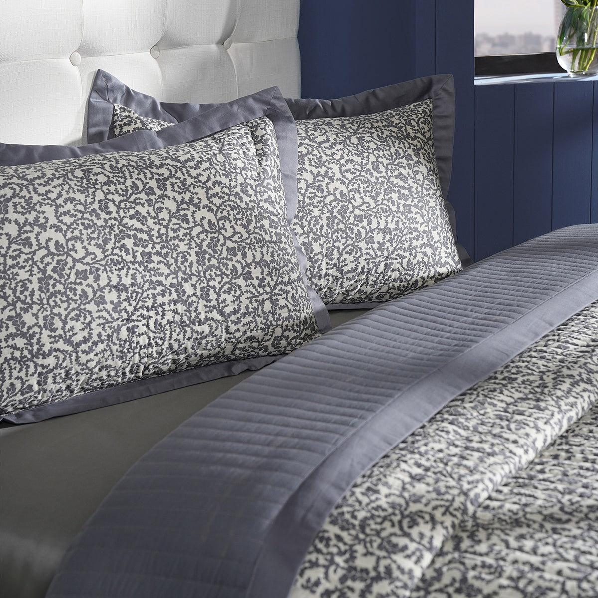 Classical Impression Ornamental Quilt/Quilted Bed Cover Grey