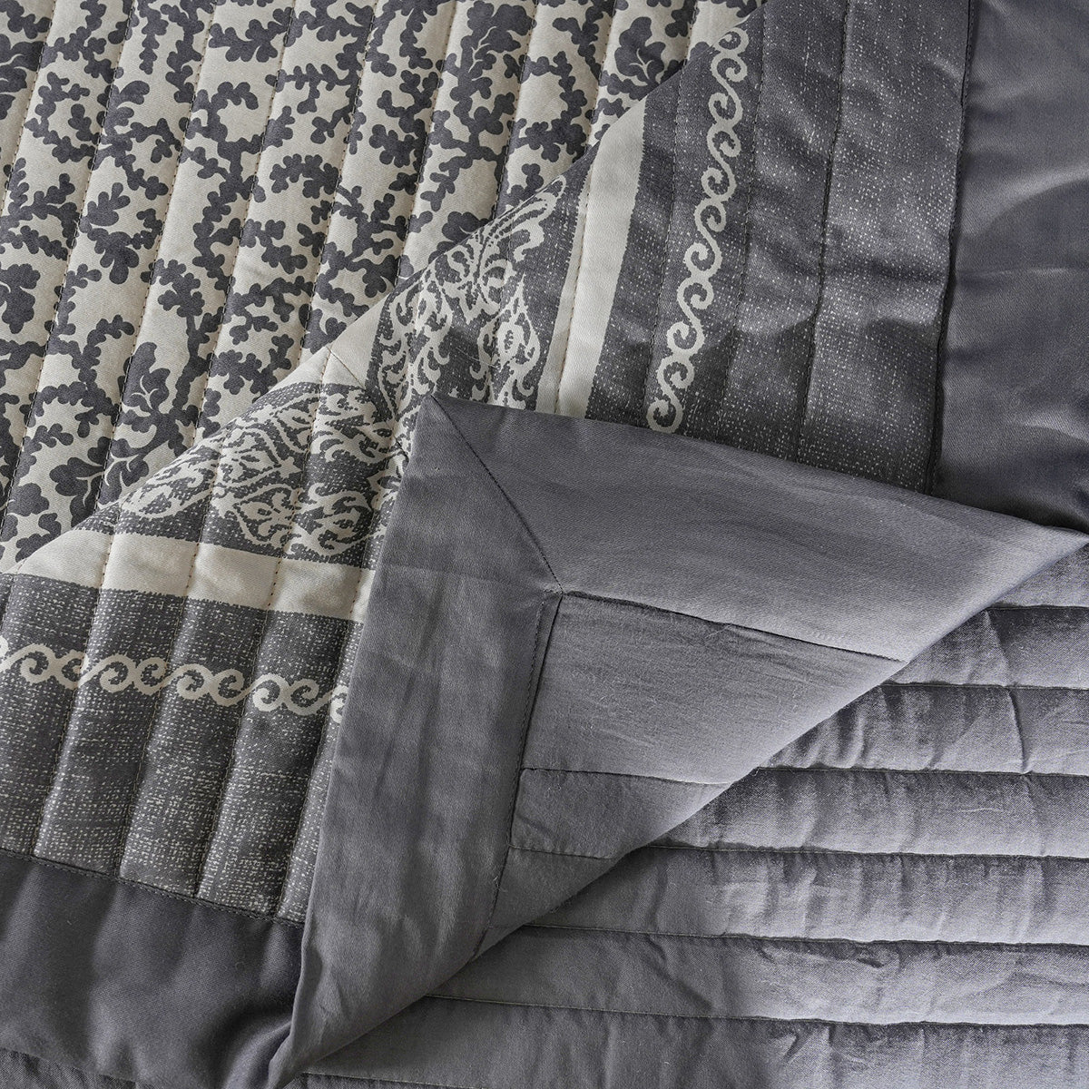 Classical Impression Ornamental Quilt/Quilted Bed Cover Grey