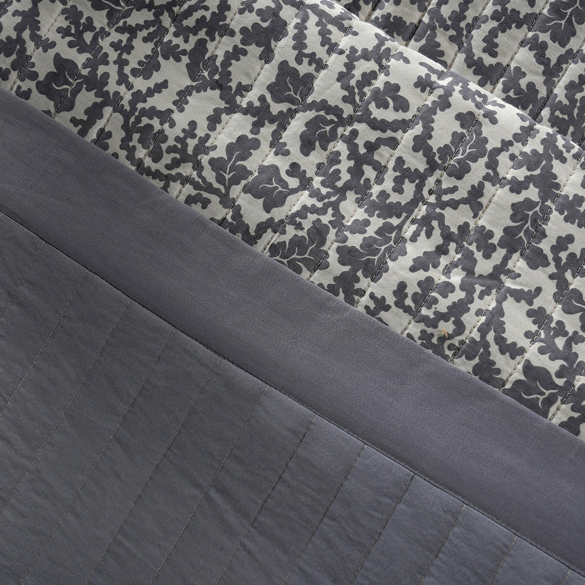 Classical Impression Ornamental 100% Cotton 8pcs Quilt/Qulited Bed Cover Set Grey