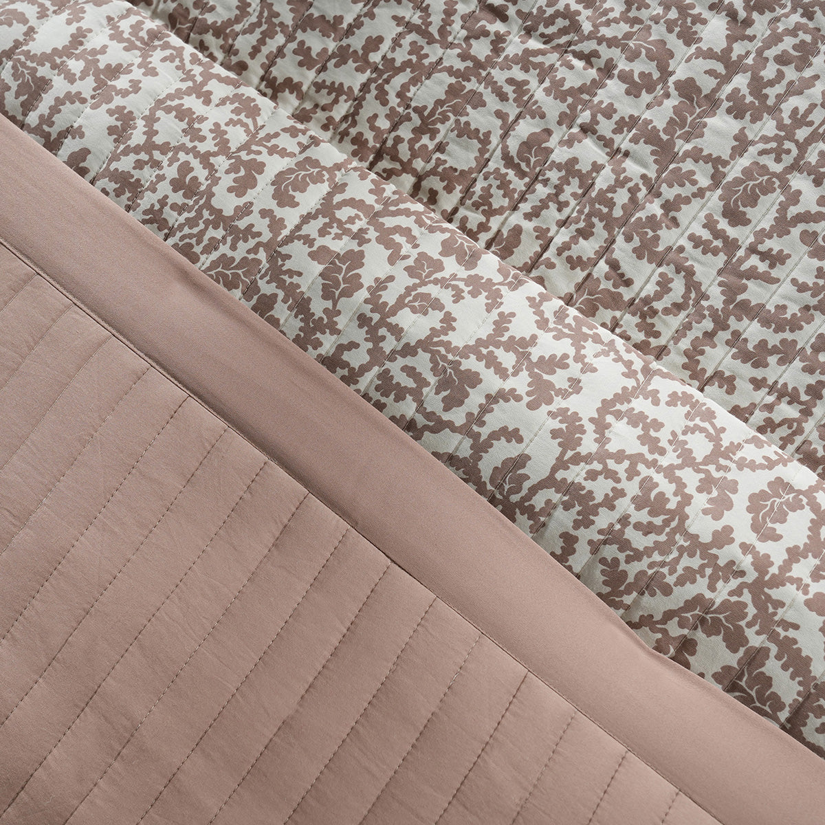Classical Impression Ornamental 100% Cotton 8pcs Quilt/Qulited Bed Cover Set Brown
