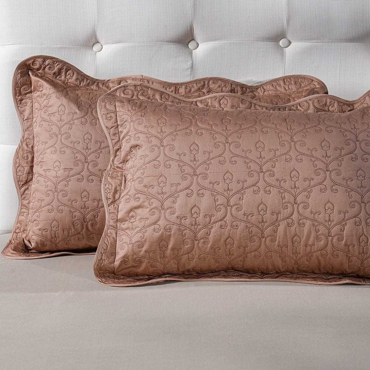 Classical Impression Swirling Fabric-100% Cotton, Filling-100% Polyester Pillow Sham Set Brown