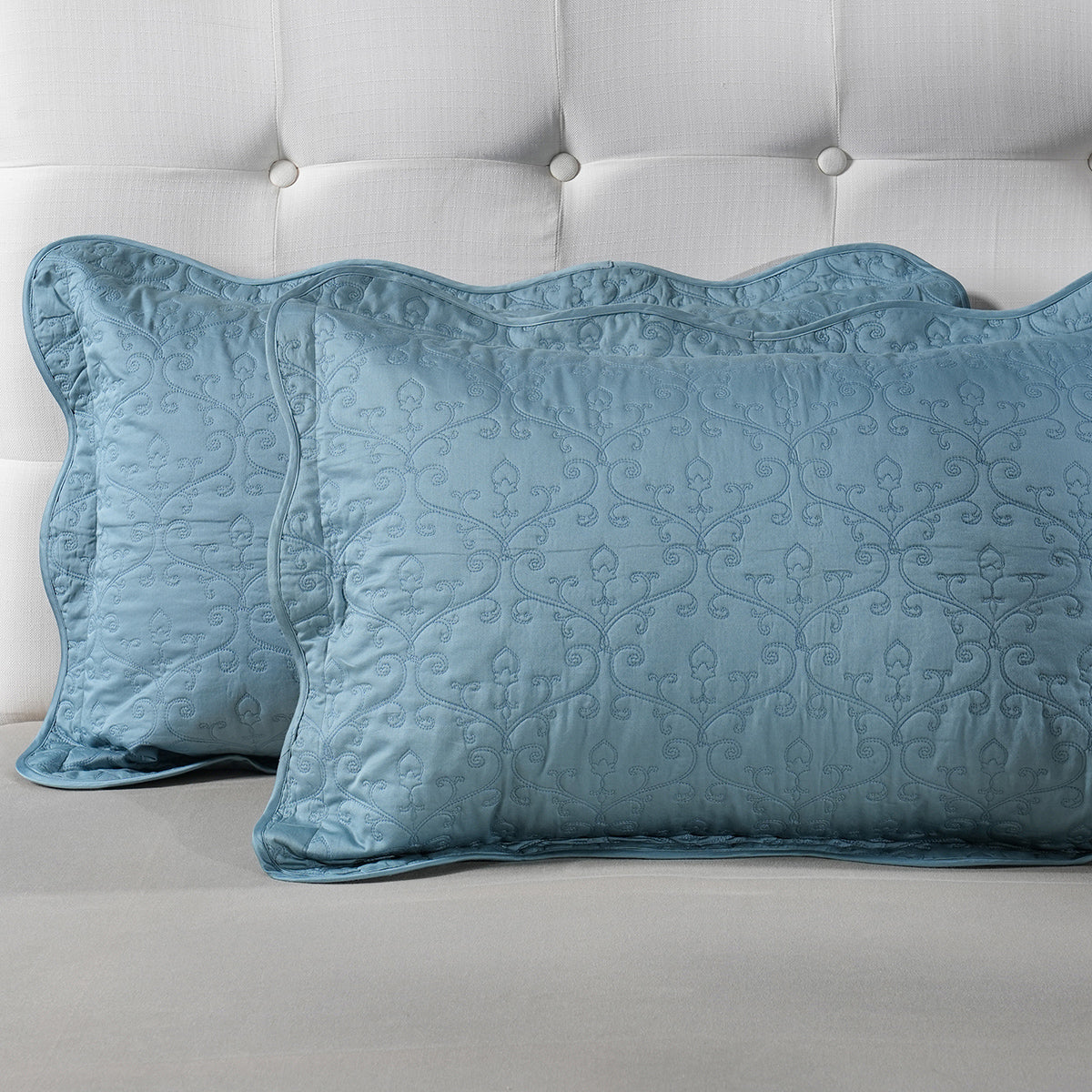 Classical Impression Swirling Fabric-100% Cotton, Filling-100% Polyester Pillow Sham Set Blue