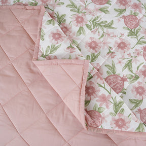 Sensory Bloom Blooming Petals 4 pcs Pink Quilt Set