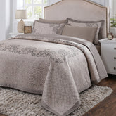 Classical Ornate Seamless Scroll Quilt/Quilted Bed Cover Neutral