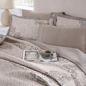 8pcs Quilt/Qulited Bed Cover Set Neutral Classical Ornate Seamless Scroll