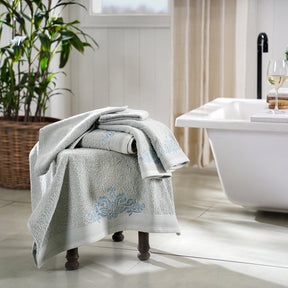 Classic Trope Embroidery 100% Cotton Towel Set Blue