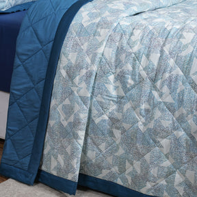 Eclectic Geo Triangle Quilt/Quilted Bed Cover Blue