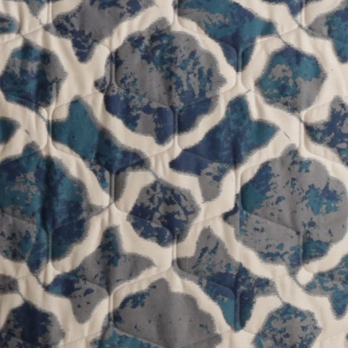 Nouveau Tradition Form Replay Blue Quilt Set