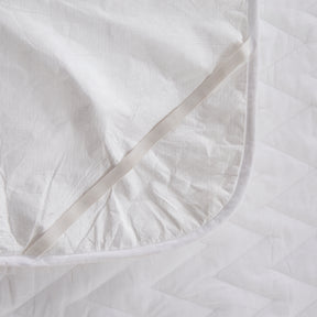 2" Zig Zag Quilt Water Proof Fabric White Mattress Protector