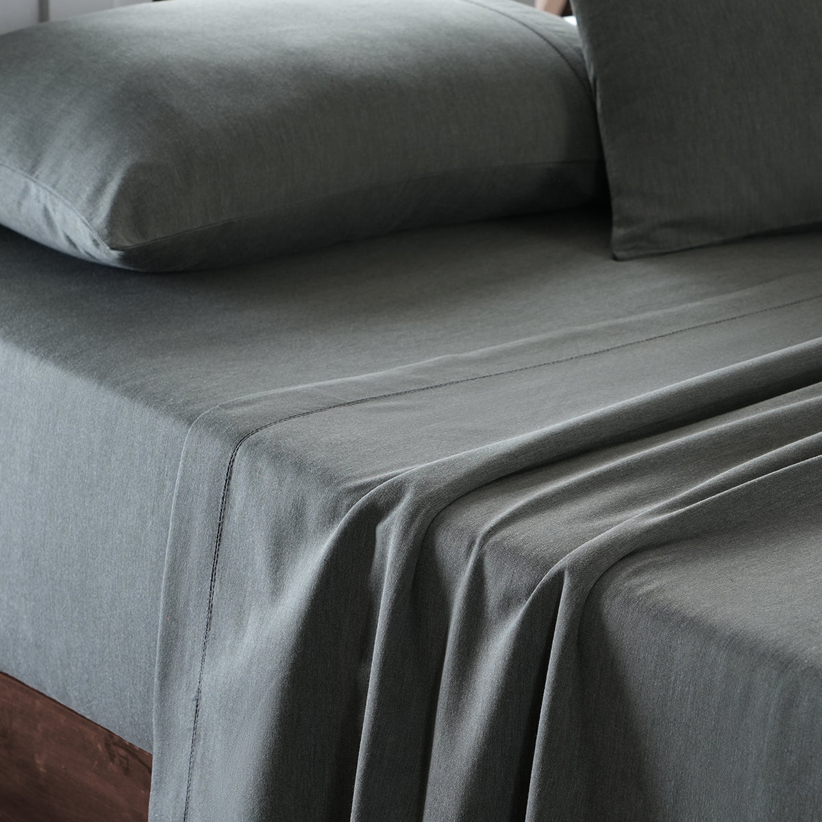 Emmie Made With Egyptian Cotton Ultra Soft Dark Green Bed Sheet