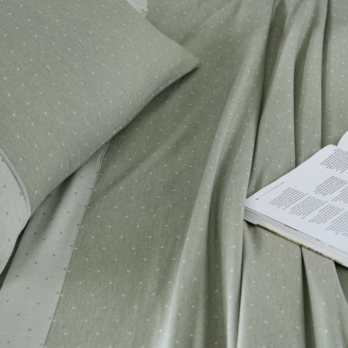 Muted Dot Reversible Made With Egyptian Cotton Ultra Soft Green Bed Sheet