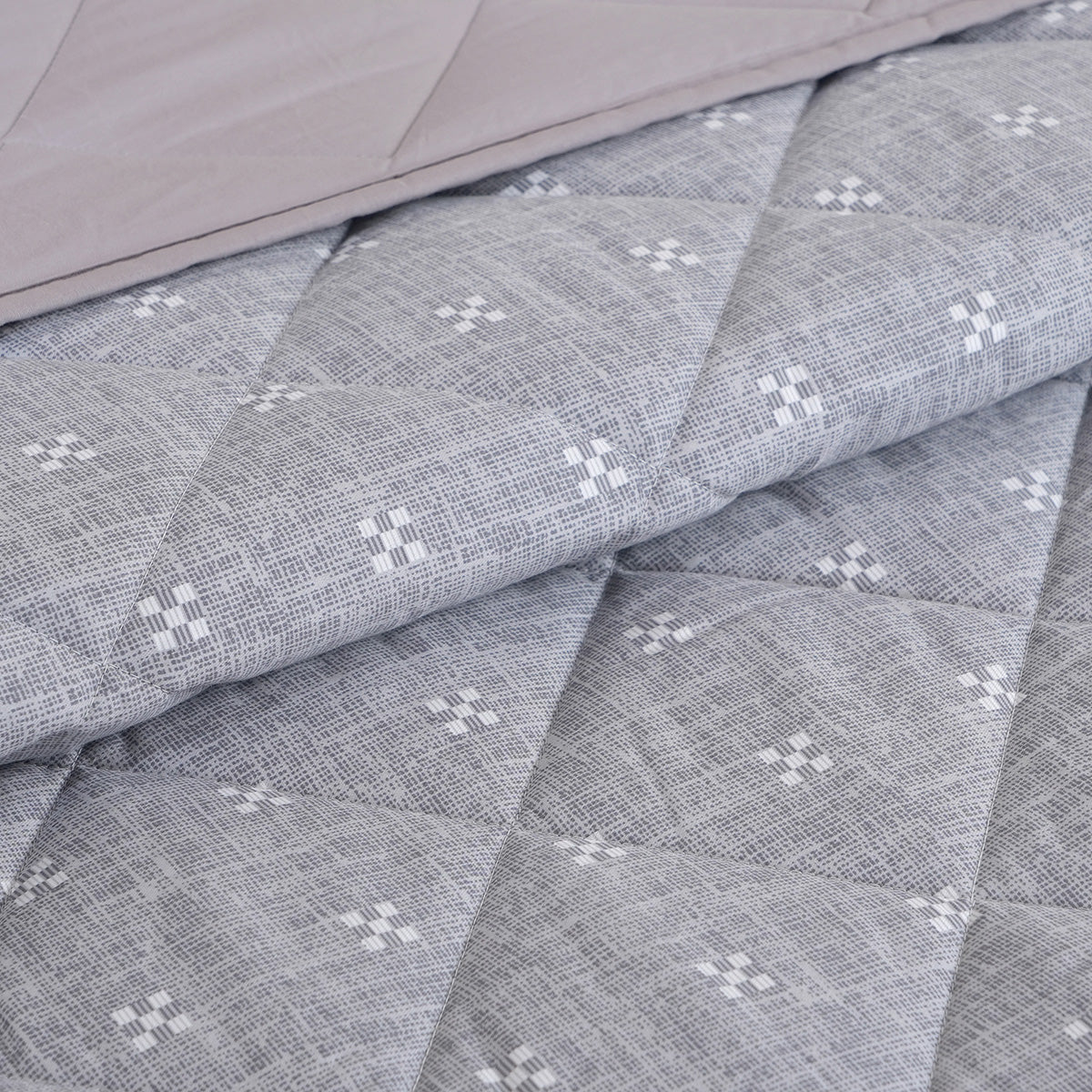Hermosa Botanic Bloom Artisanal Aura Quilt Grey