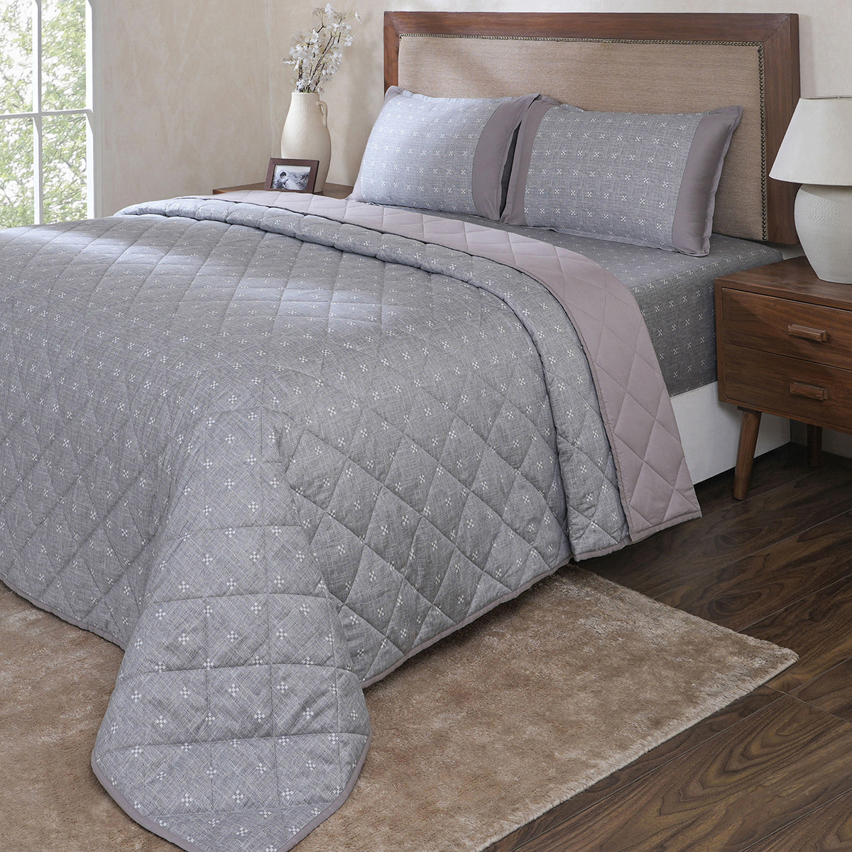 Hermosa Botanic Bloom Artisanal Aura 4Pcs Grey Quilt Set