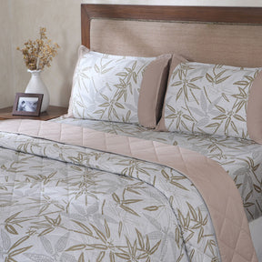 Hermosa Botanic Bloom Bamboo Breeze Quilt Beige