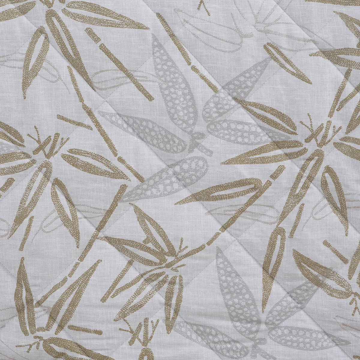 Hermosa Botanic Bloom Bamboo Breeze Quilt Beige
