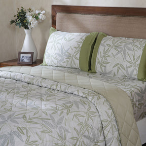 Hermosa Botanic Bloom Bamboo Breeze Quilt Green