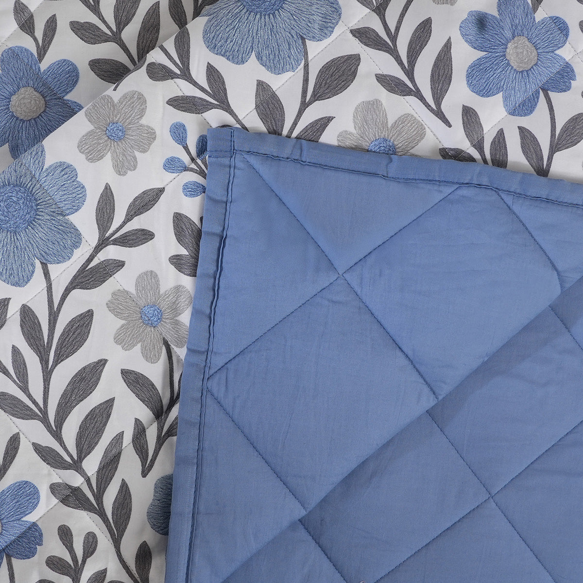 Hermosa Botanic Bloom Bloomscape Quilt Dusty Blue