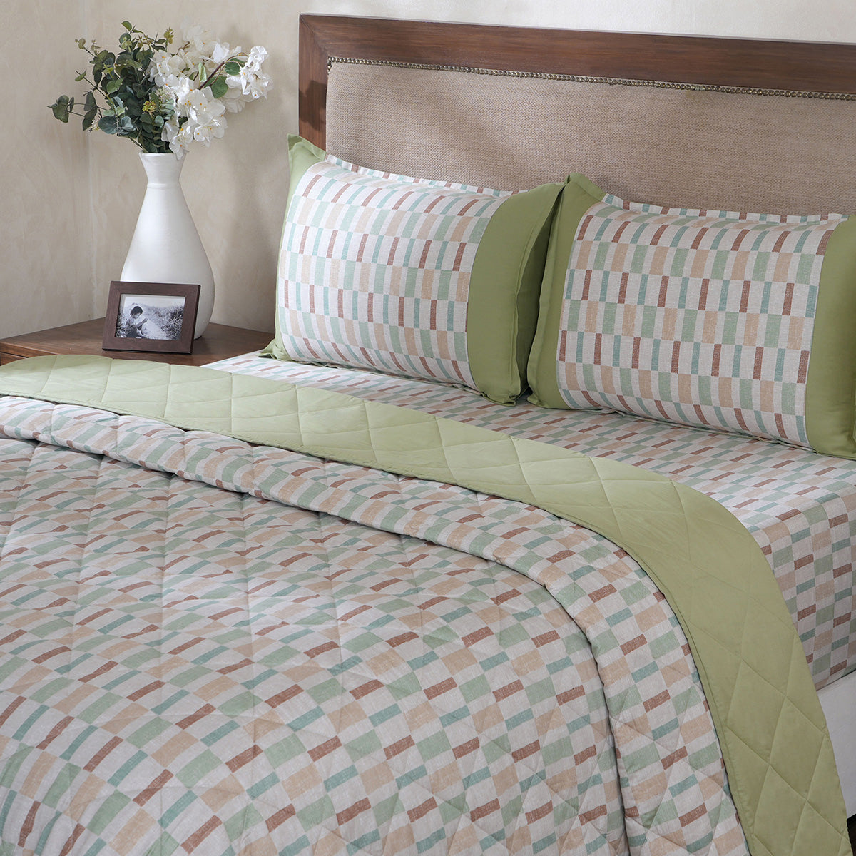 Hermosa Botanic Bloom Tactual Quilt Jadeite