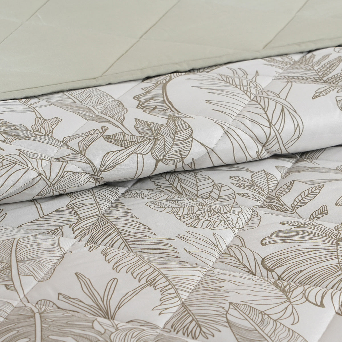 Hermosa Botanic Bloom Verlina Quilt Green