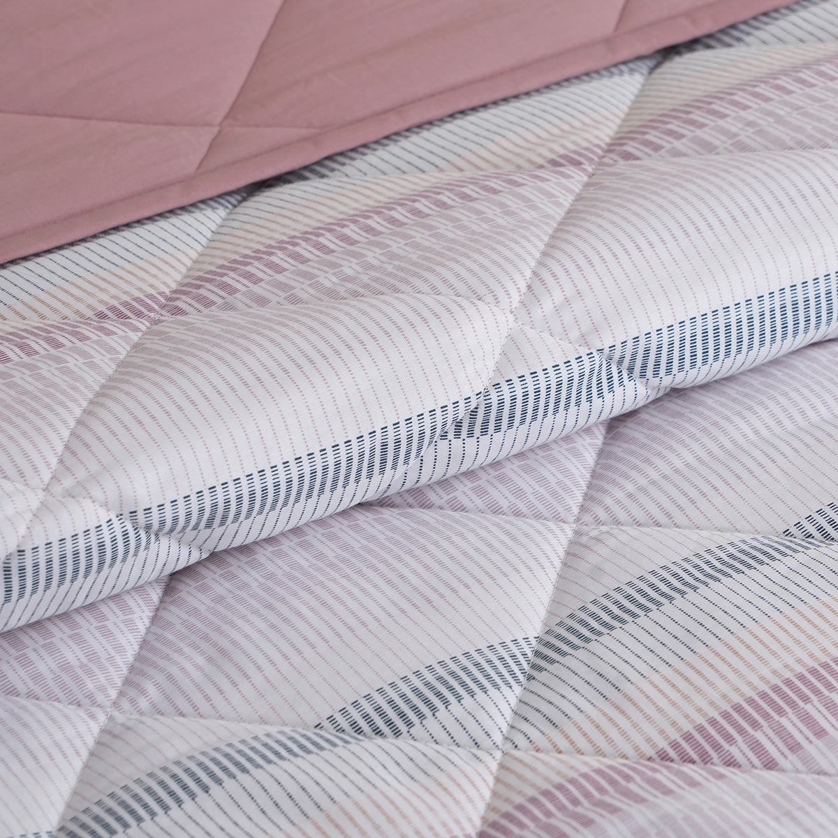 Hermosa Botanic Bloom Wovelle Quilt Ash Rose