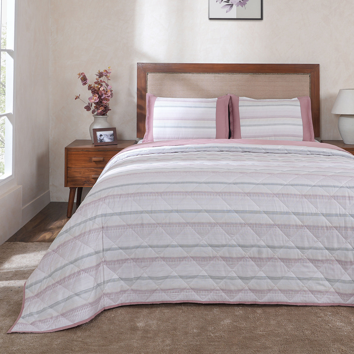 Hermosa Botanic Bloom Wovelle 4Pcs Ash Rose Quilt Set