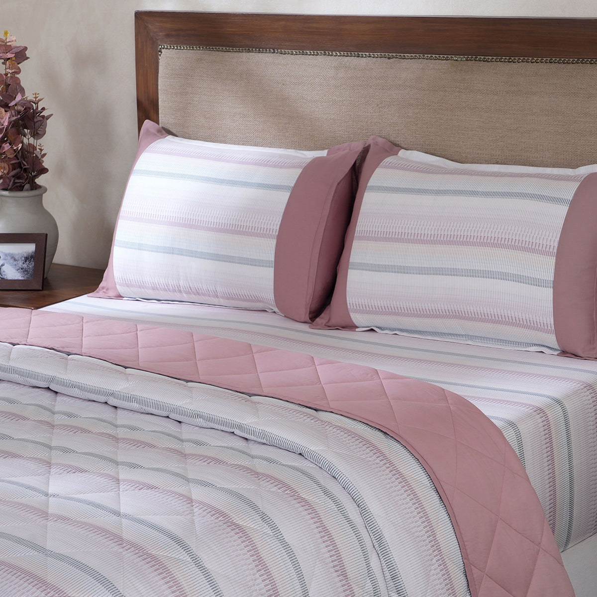 Hermosa Botanic Bloom Wovelle 4Pcs Ash Rose Quilt Set