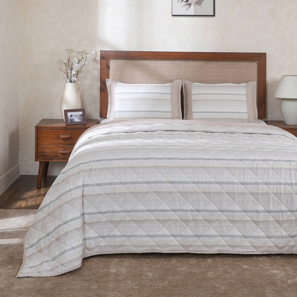 Hermosa Botanic Bloom Wovelle Quilt Marzipan