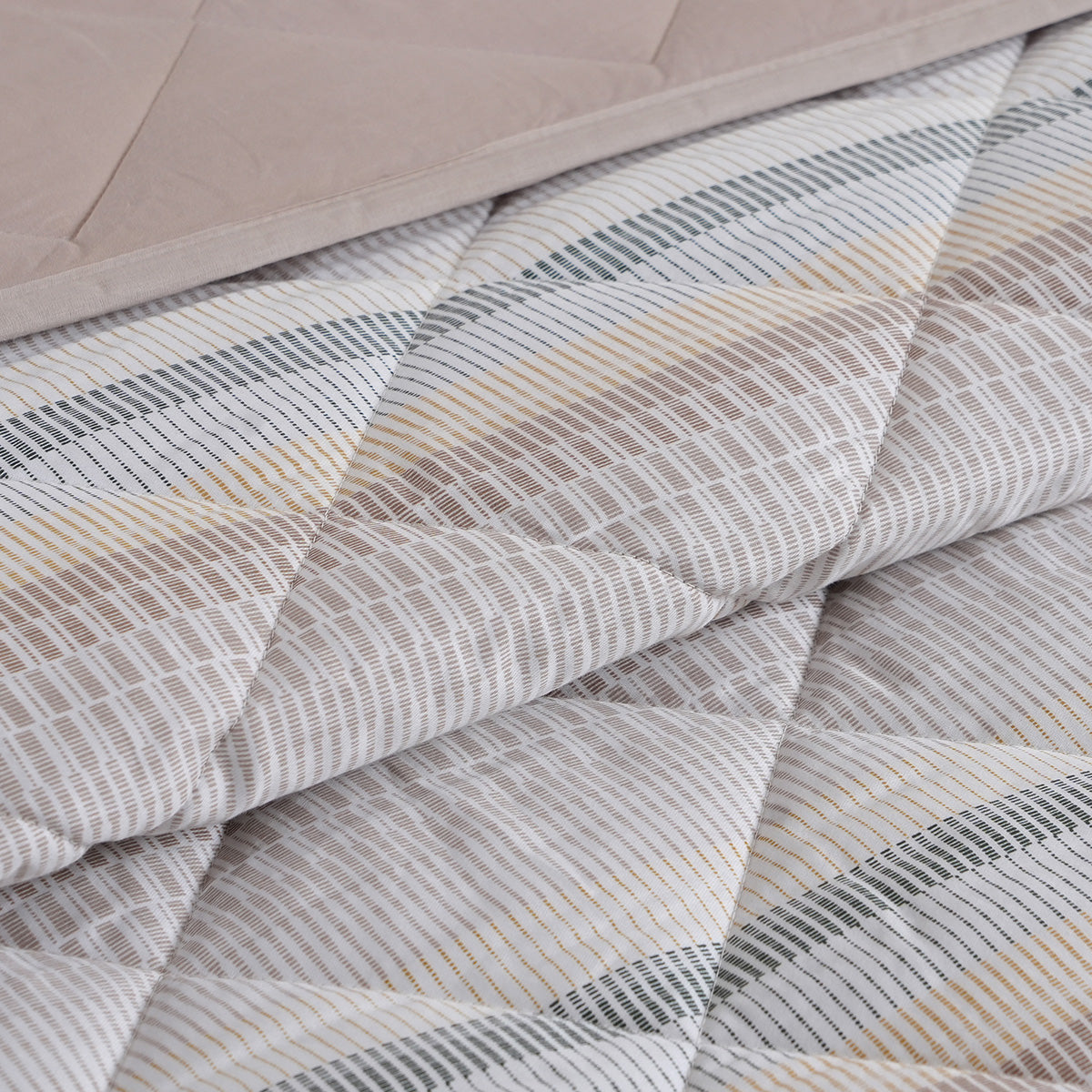 Hermosa Botanic Bloom Wovelle Quilt Marzipan