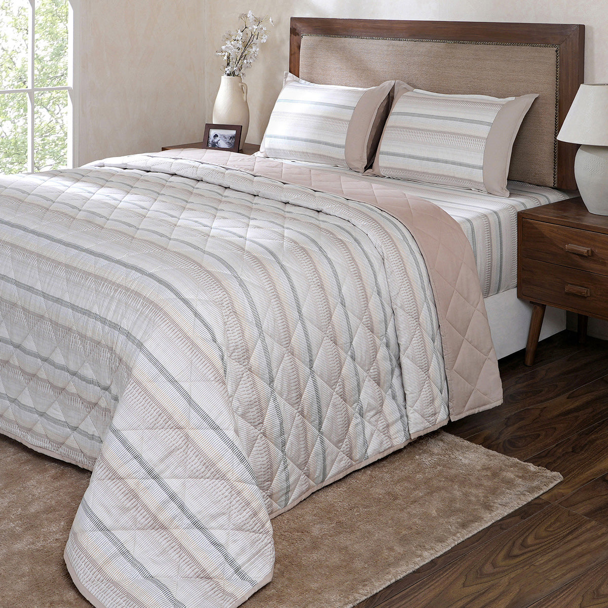 Hermosa Botanic Bloom Wovelle 4Pcs Marzipan Quilt Set